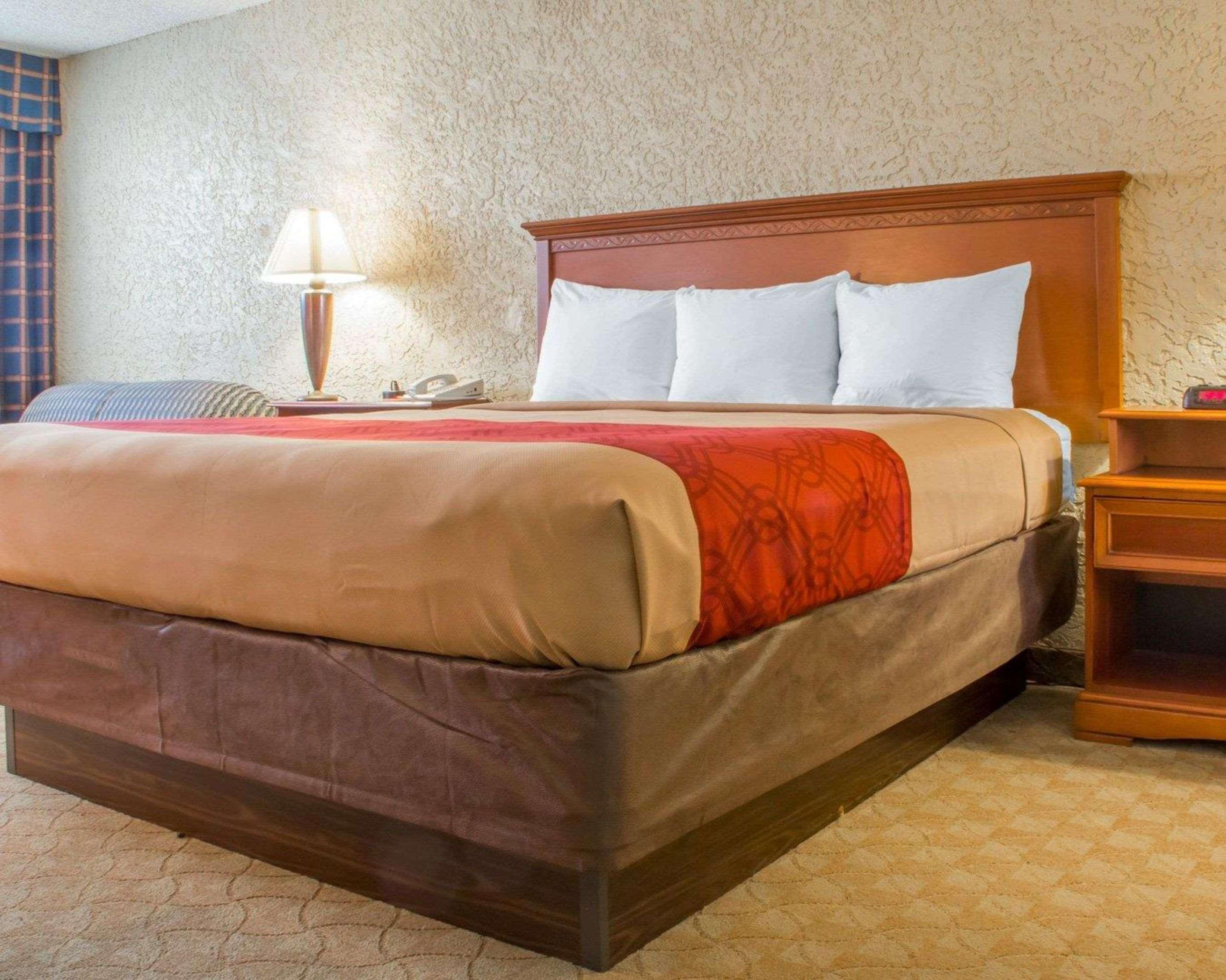 Econo Lodge Broken Arrow-Tulsa エクステリア 写真
